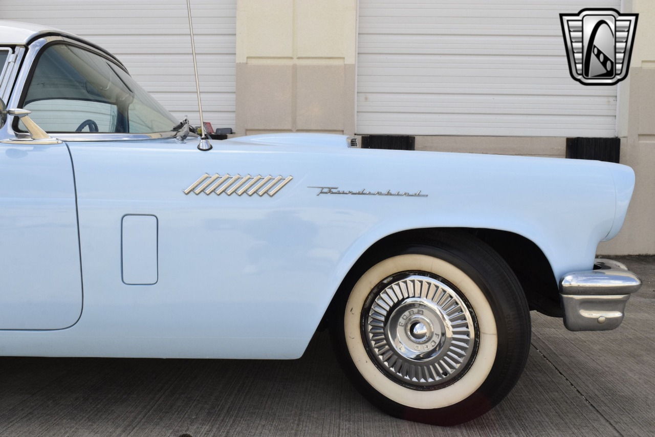 1957 Ford Thunderbird 74