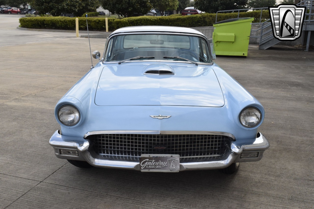 1957 Ford Thunderbird 8