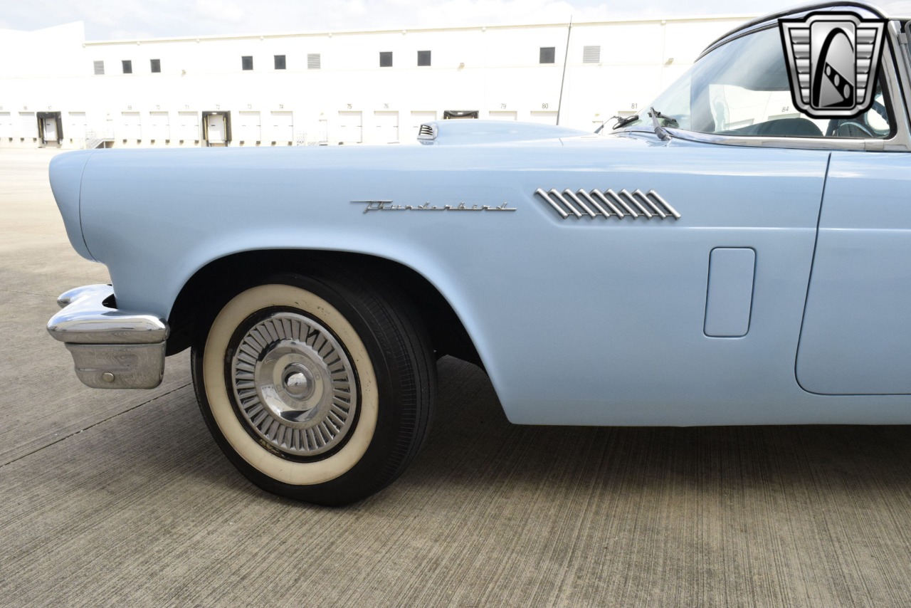 1957 Ford Thunderbird 9