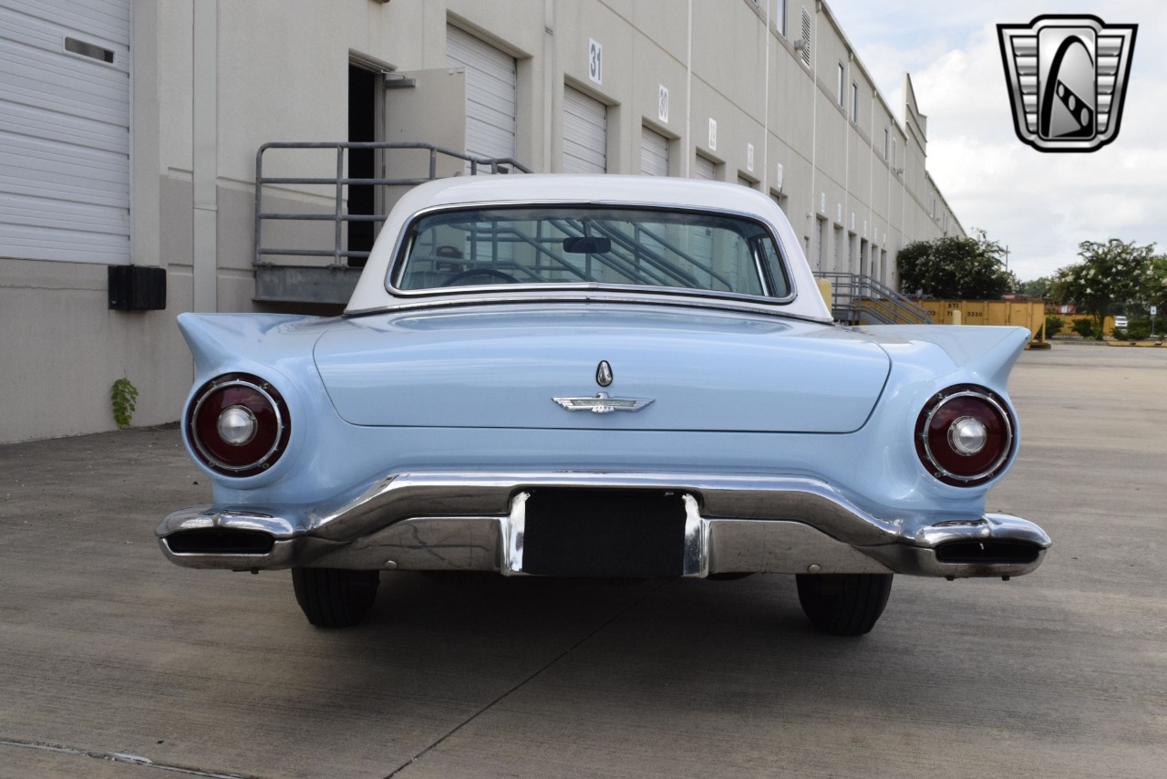 1957 Ford Thunderbird 46