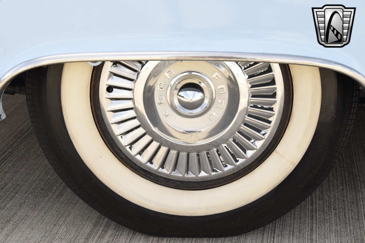1957 Ford Thunderbird 11