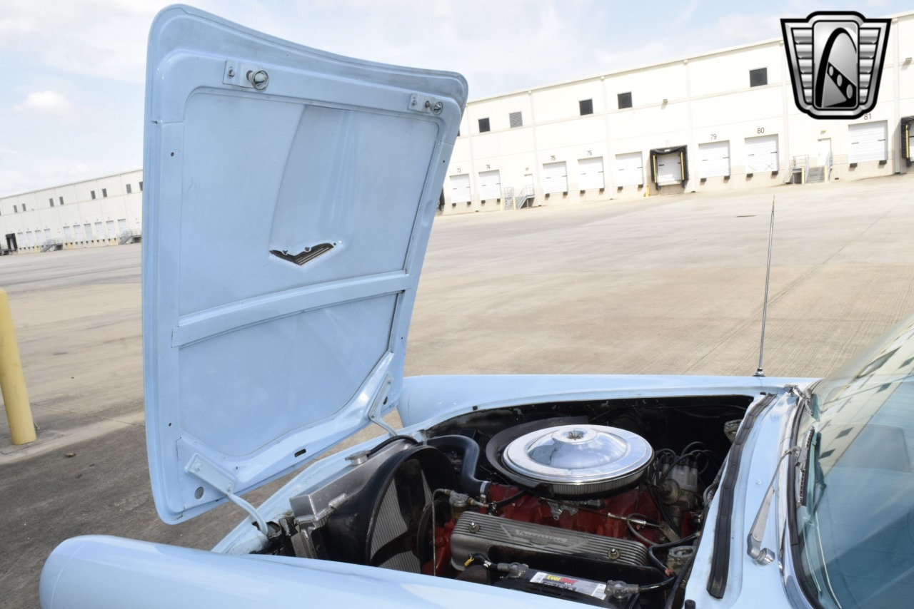 1957 Ford Thunderbird 22