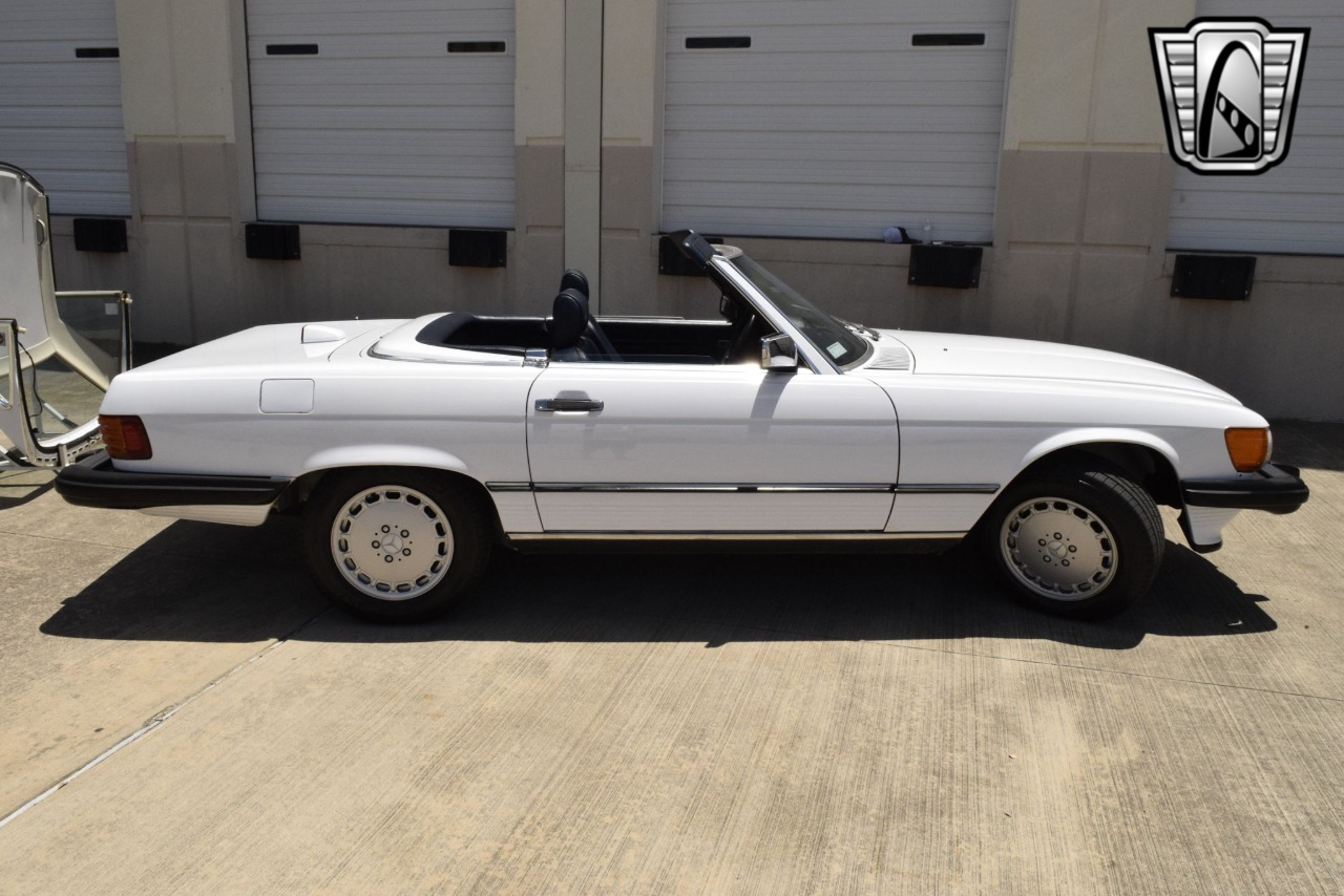 1987 Mercedes-Benz 560SL 34