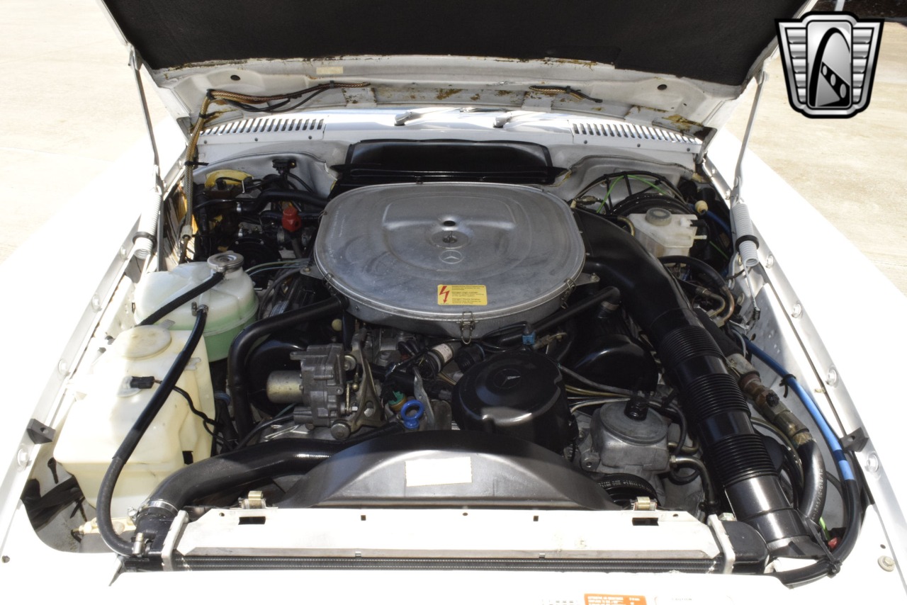 1987 Mercedes-Benz 560SL 23