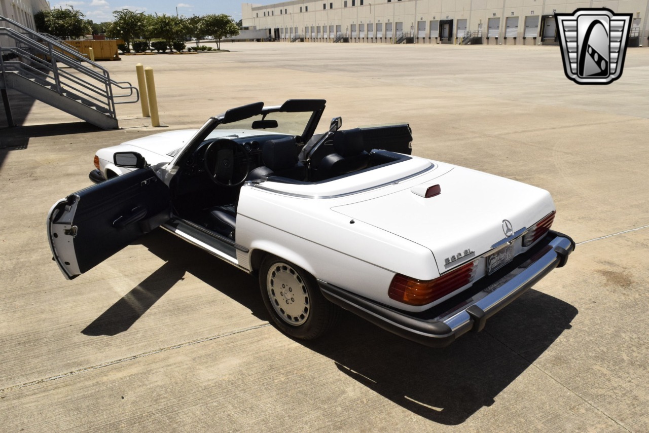 1987 Mercedes-Benz 560SL 37