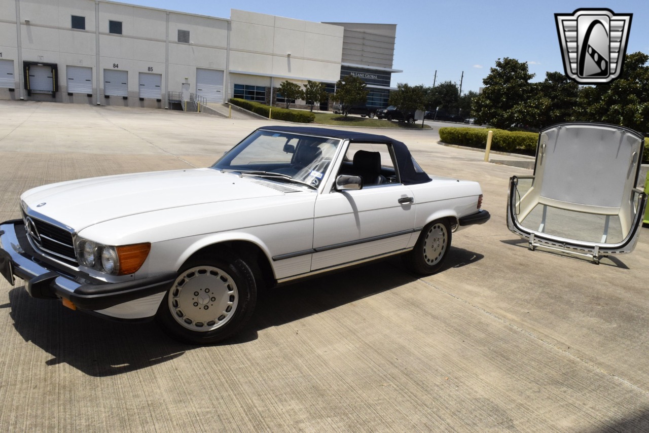 1987 Mercedes-Benz 560SL 40