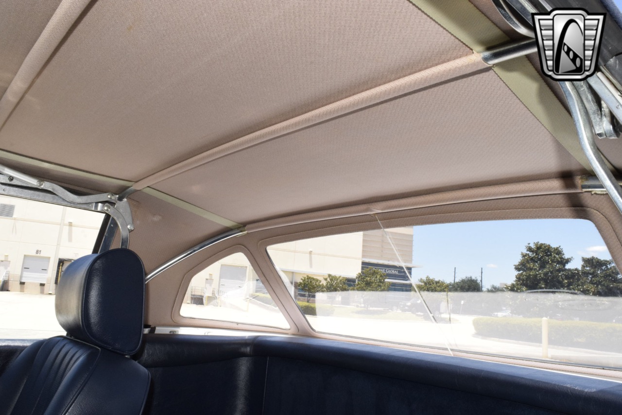 1987 Mercedes-Benz 560SL 43