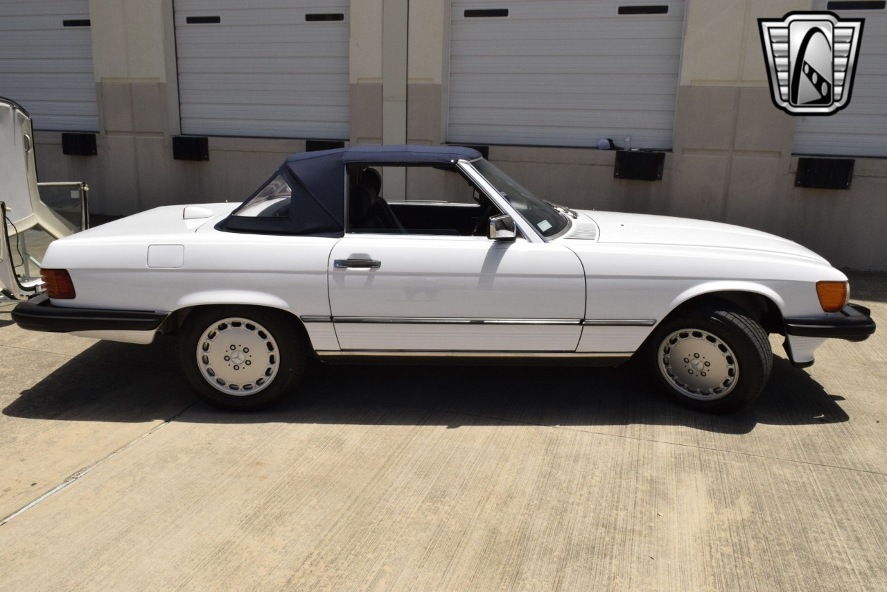 1987 Mercedes-Benz 560SL 46