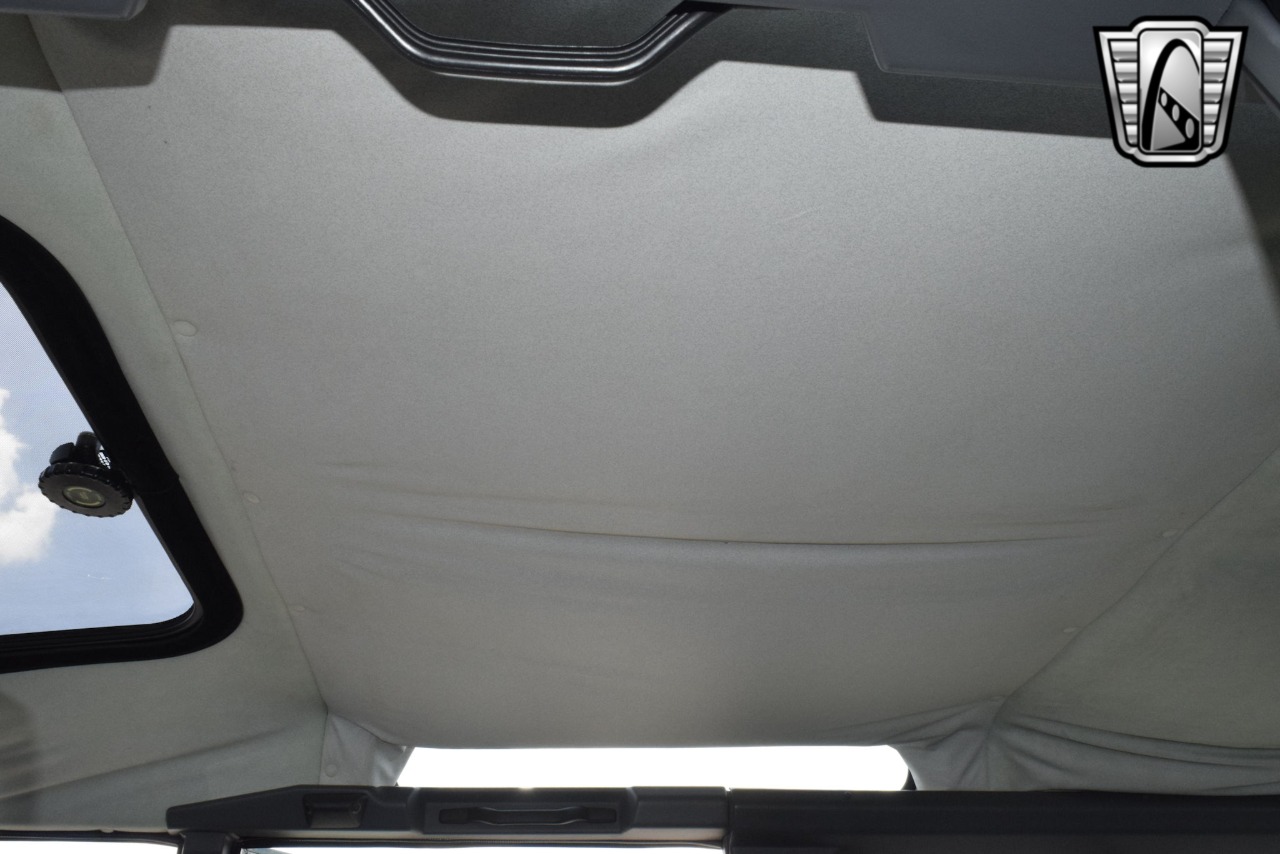 1997 Land Rover Defender 29