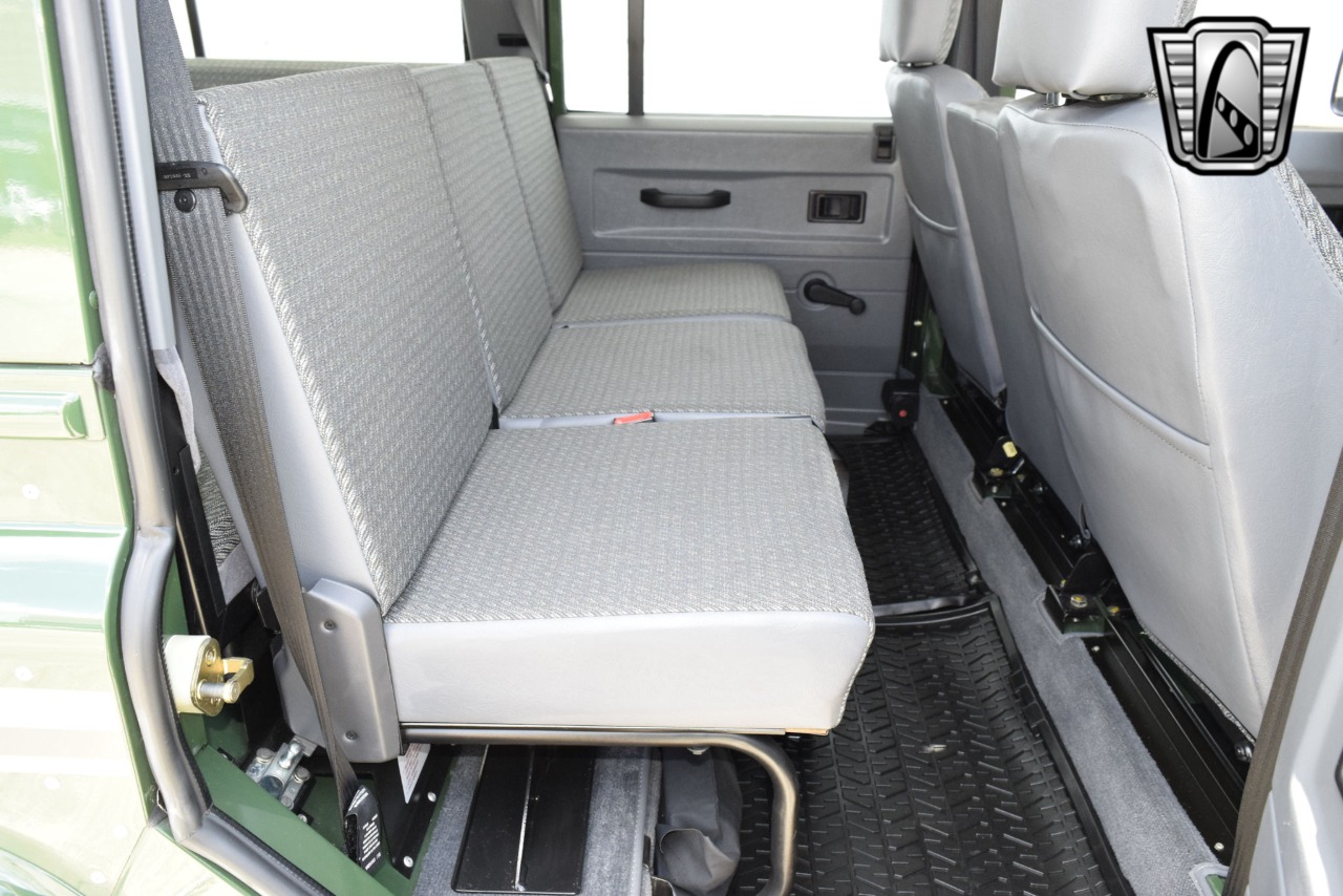 1997 Land Rover Defender 24