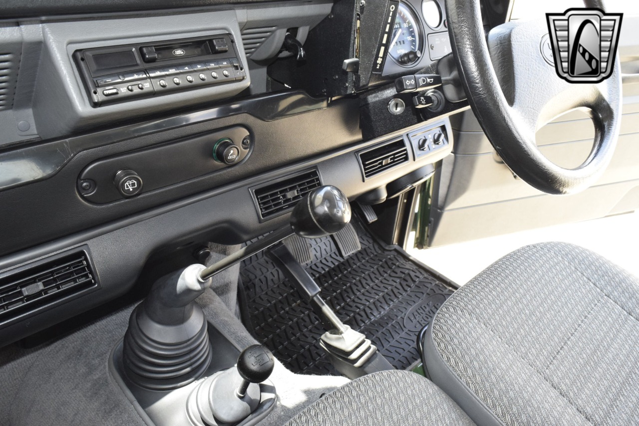 1997 Land Rover Defender 26