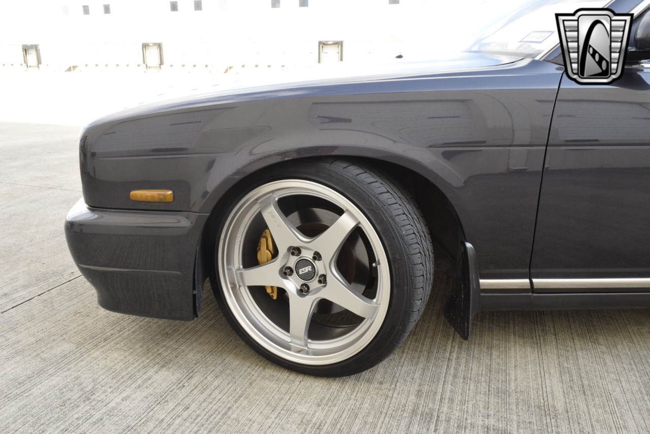 1993 Nissan Cedric 52