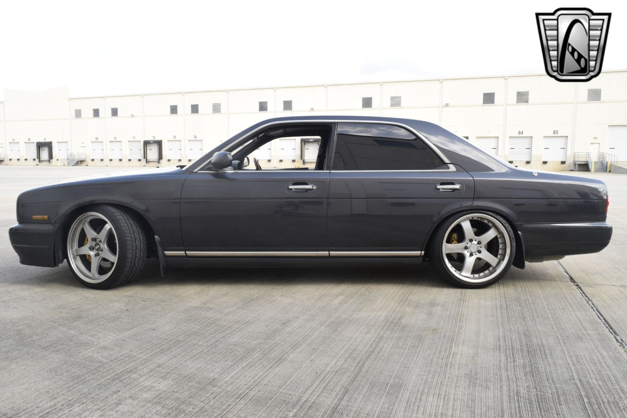 1993 Nissan Cedric 34