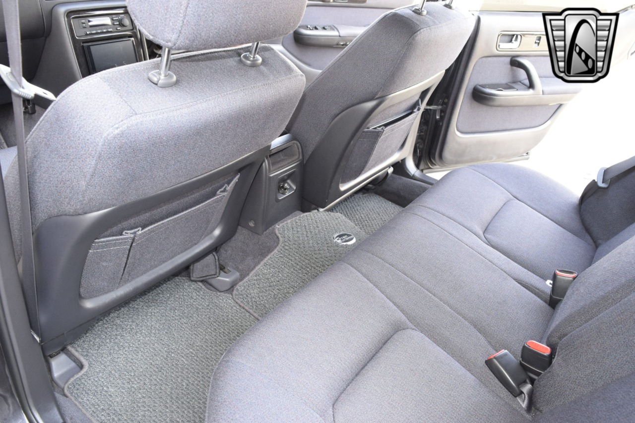 1993 Nissan Cedric 29