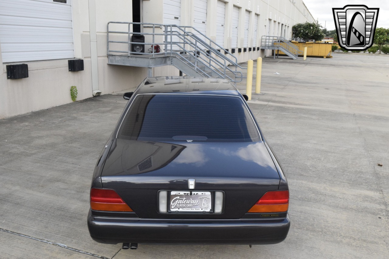1993 Nissan Cedric 37