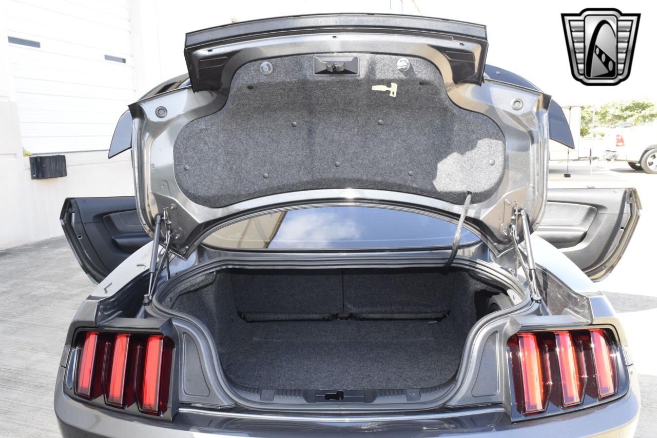 2020 Ford Mustang 28