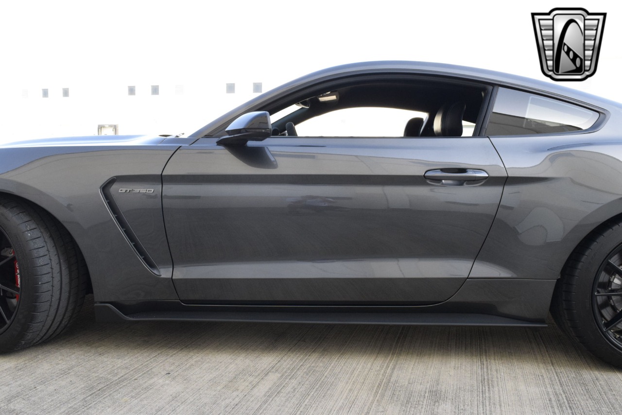 2020 Ford Mustang 54