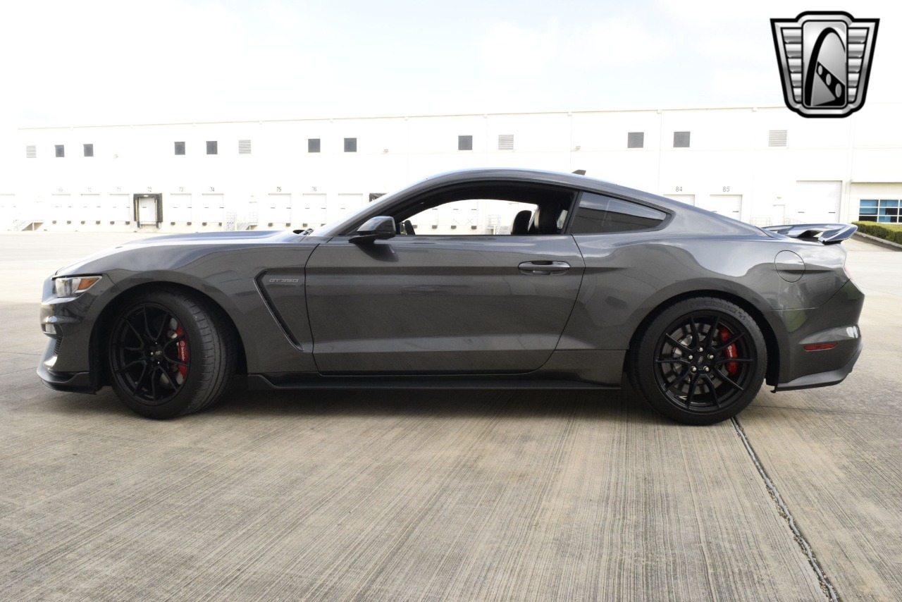 2020 Ford Mustang 34