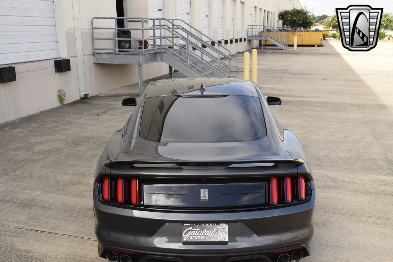 2020 Ford Mustang 37