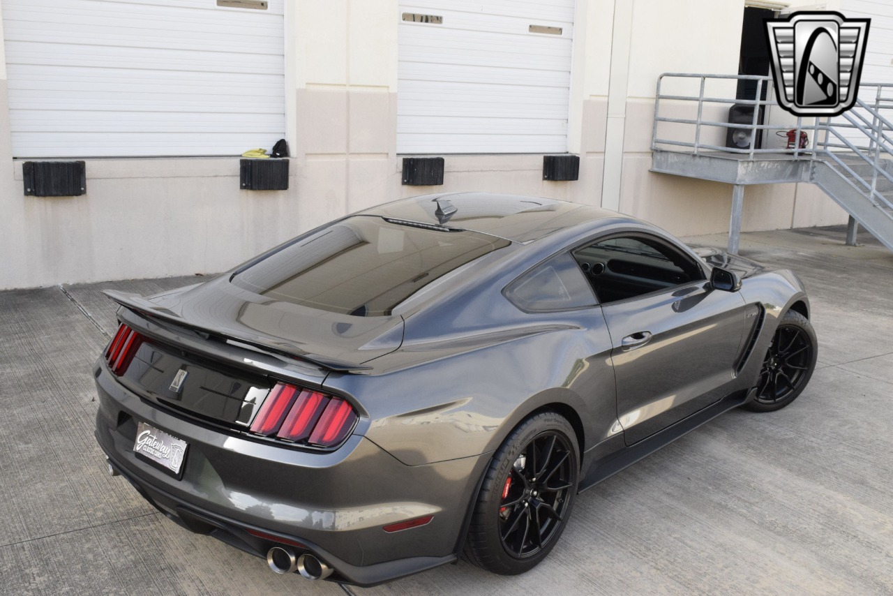 2020 Ford Mustang 4