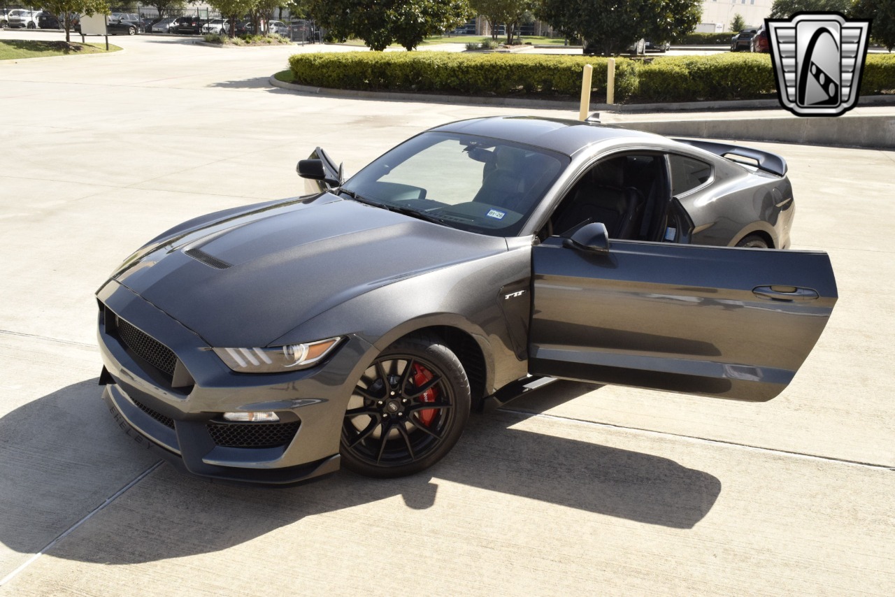 2020 Ford Mustang 31