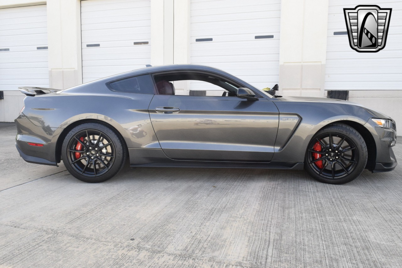 2020 Ford Mustang 43