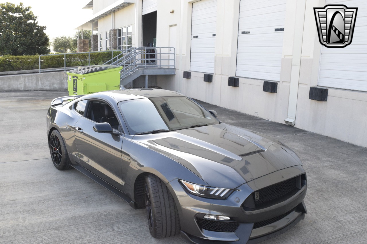 2020 Ford Mustang 44
