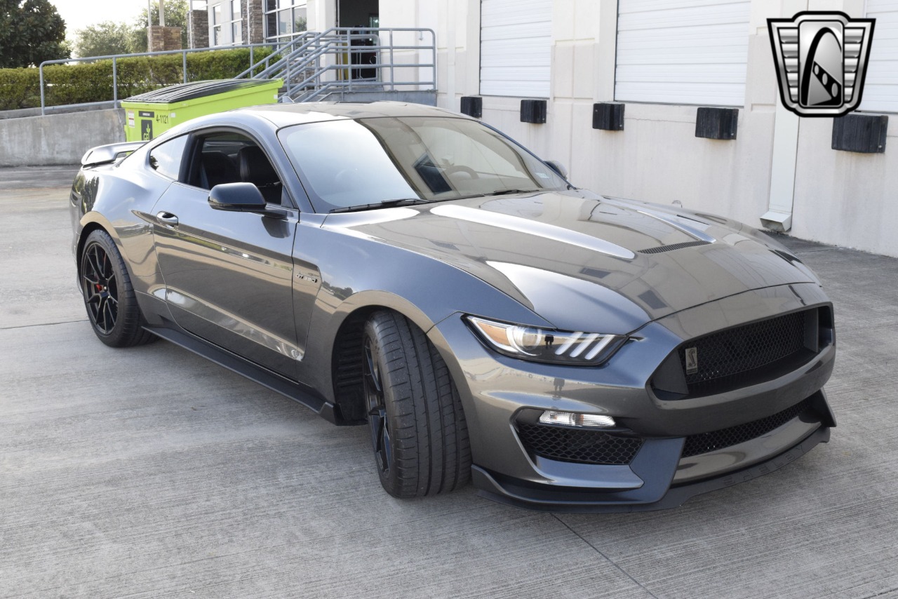 2020 Ford Mustang 45