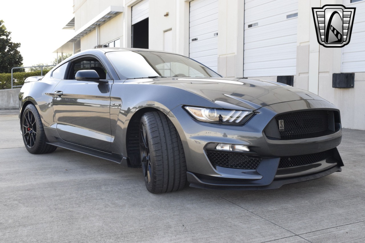 2020 Ford Mustang 6