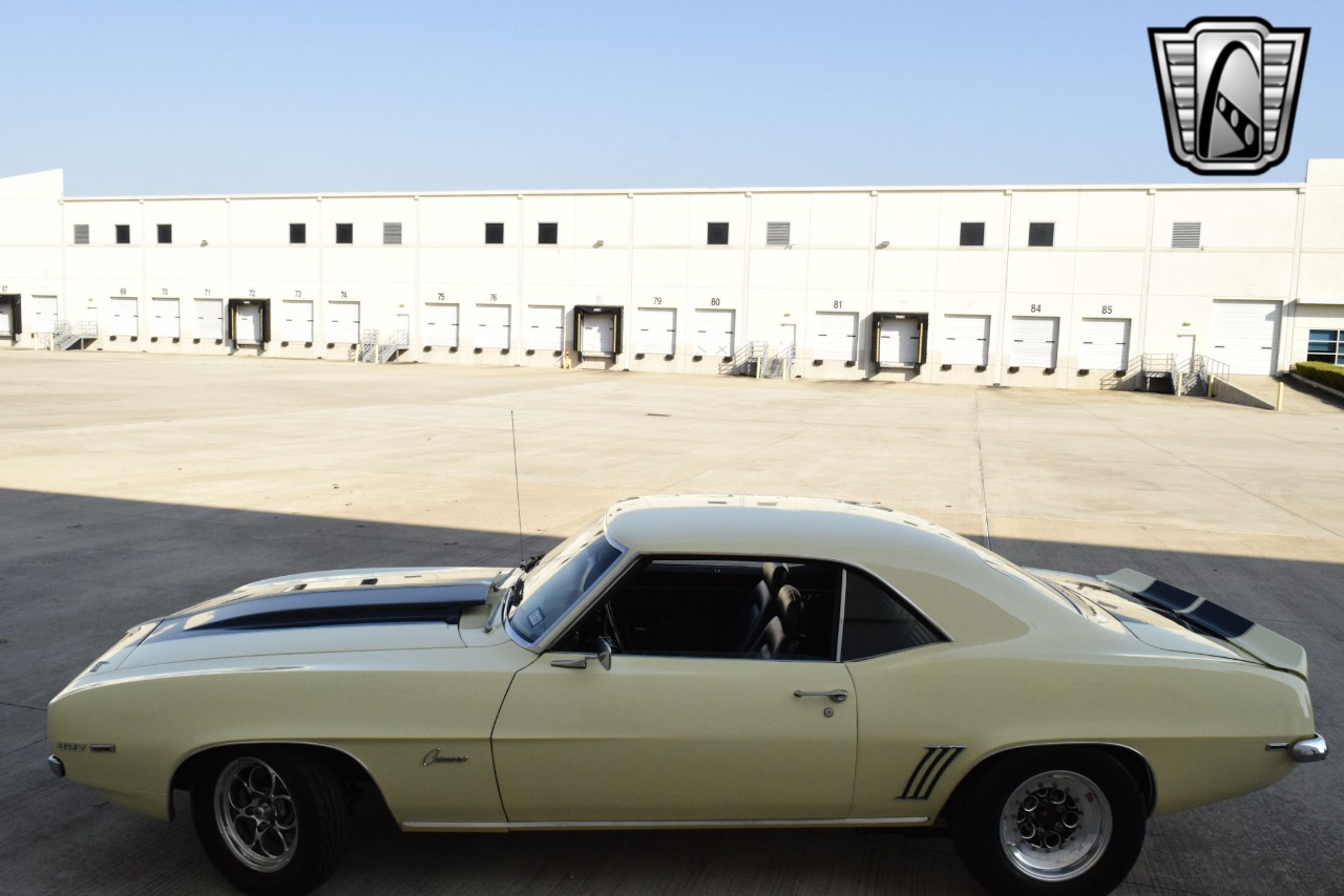 1969 Chevrolet Camaro 33