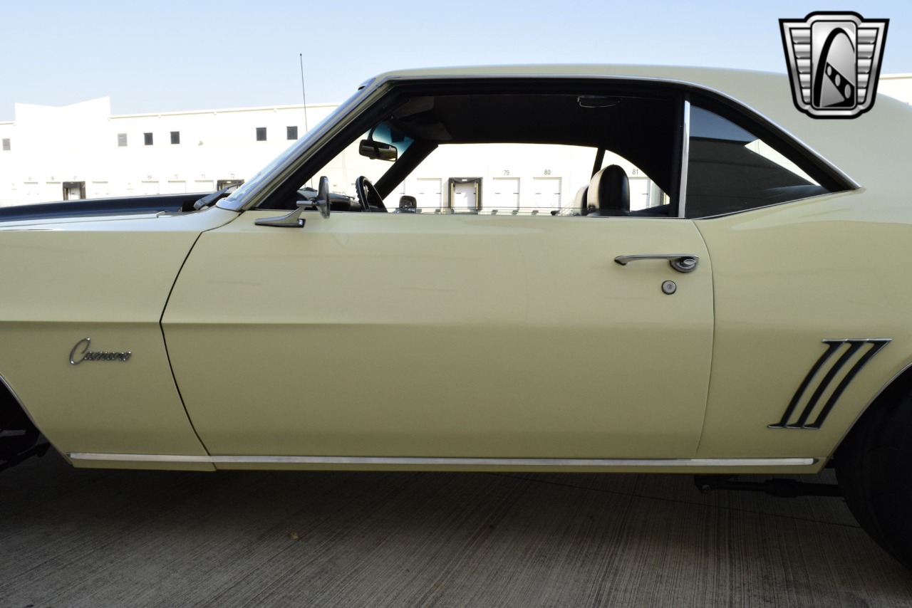 1969 Chevrolet Camaro 54