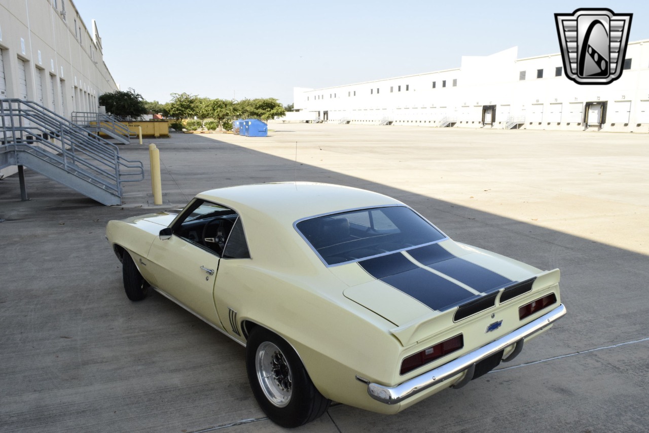 1969 Chevrolet Camaro 35