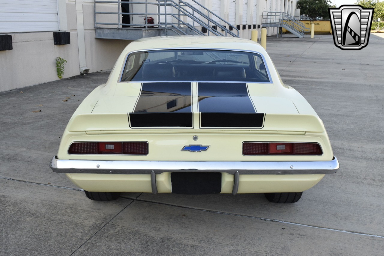 1969 Chevrolet Camaro 38