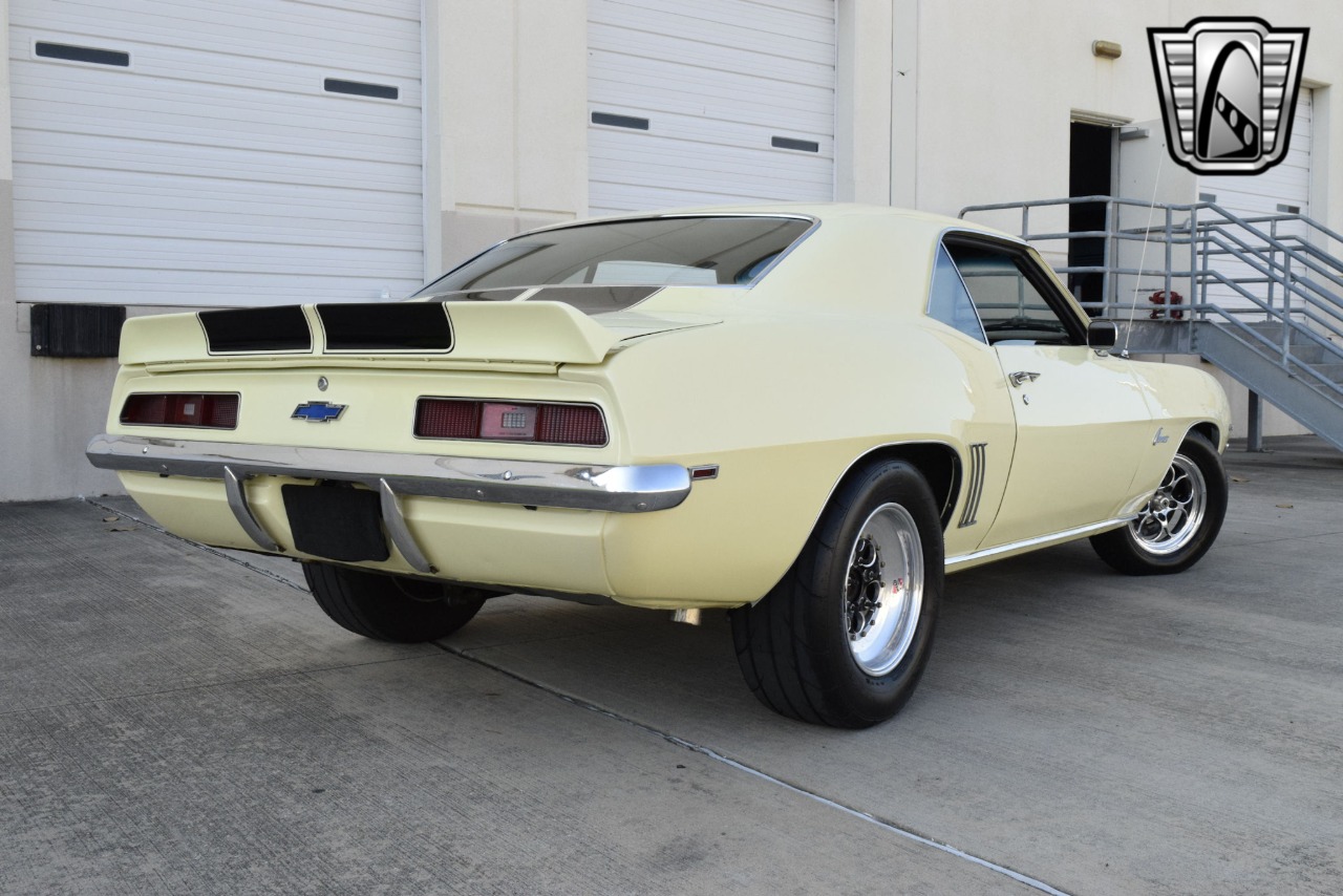 1969 Chevrolet Camaro 41