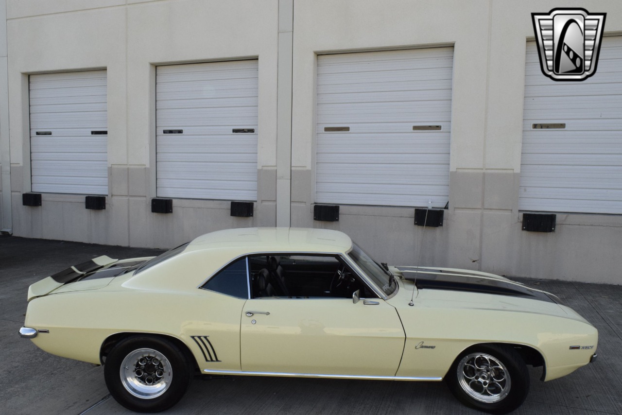 1969 Chevrolet Camaro 42