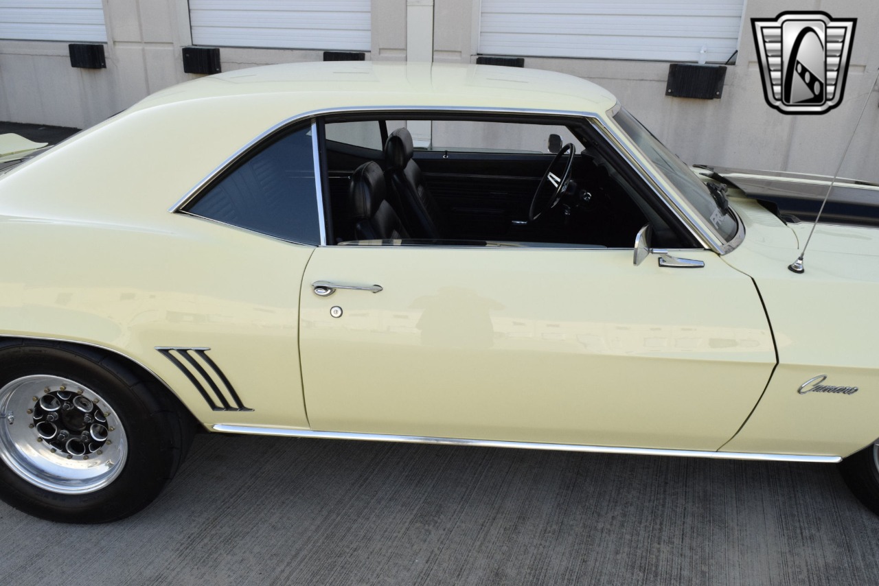 1969 Chevrolet Camaro 64