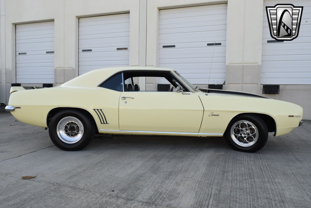 1969 Chevrolet Camaro 43