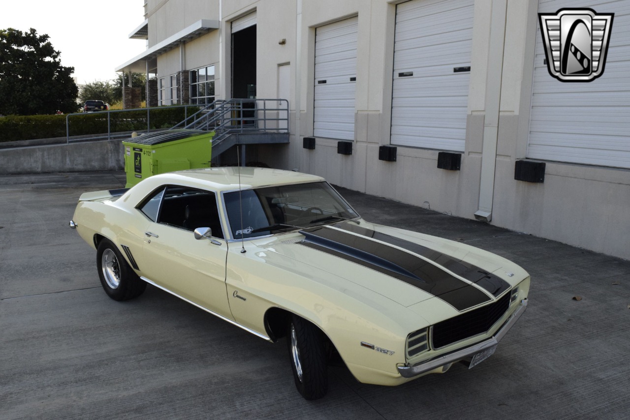1969 Chevrolet Camaro 44