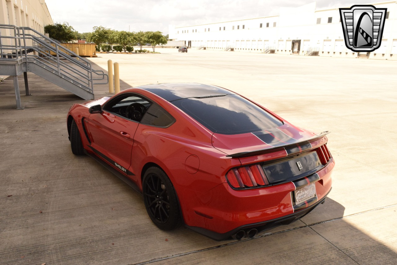 2017 Ford Mustang 35