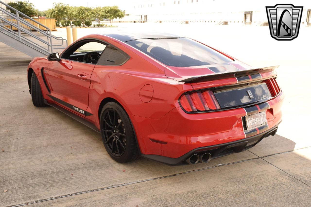 2017 Ford Mustang 36