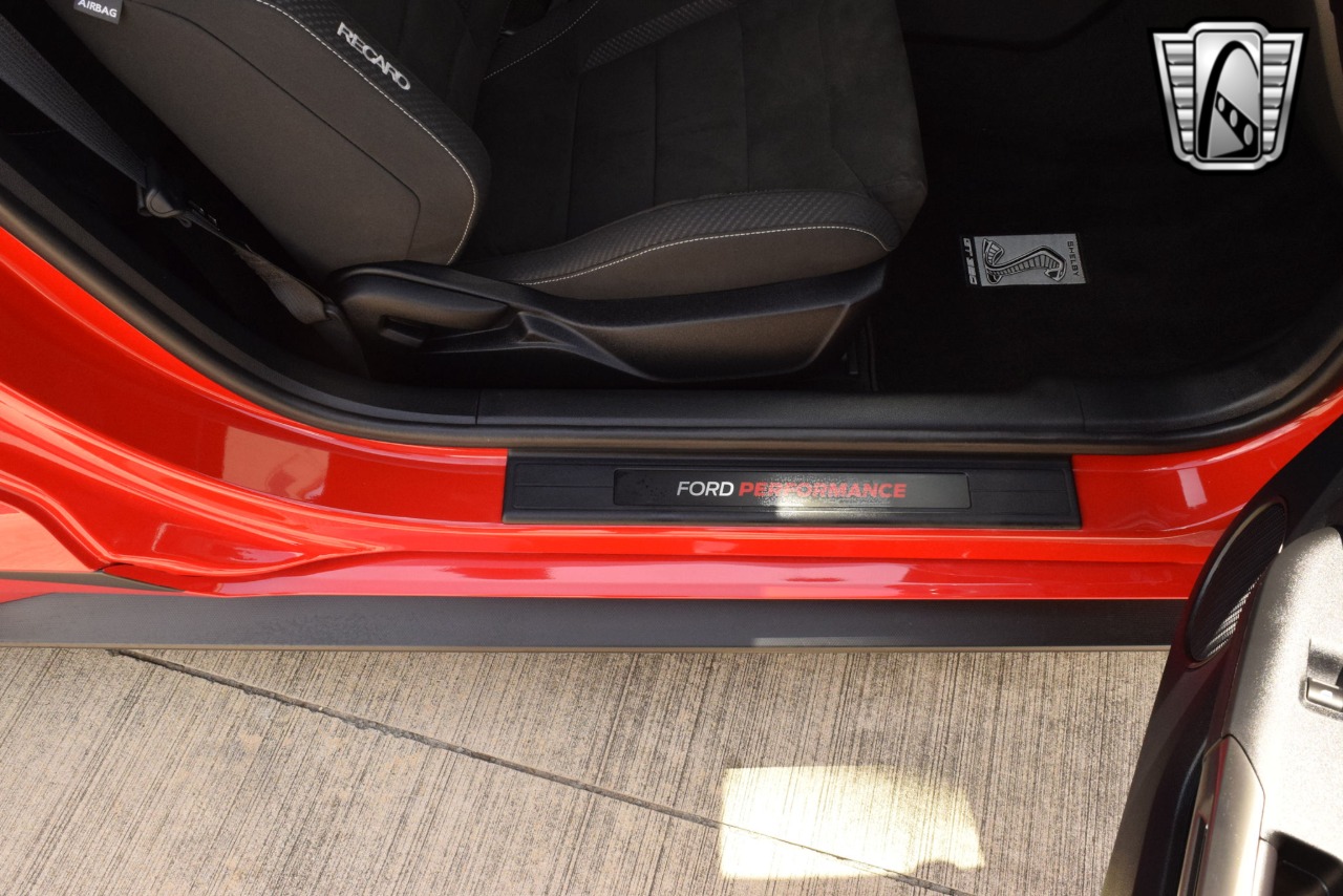 2017 Ford Mustang 24