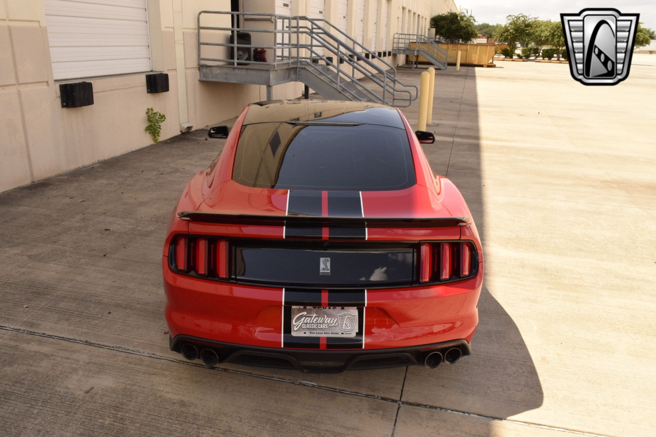 2017 Ford Mustang 37