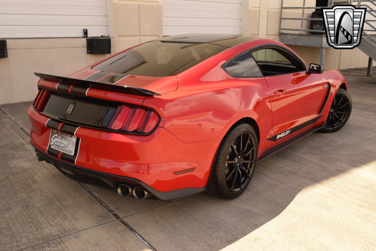 2017 Ford Mustang 42