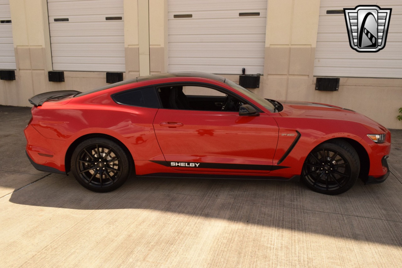 2017 Ford Mustang 44