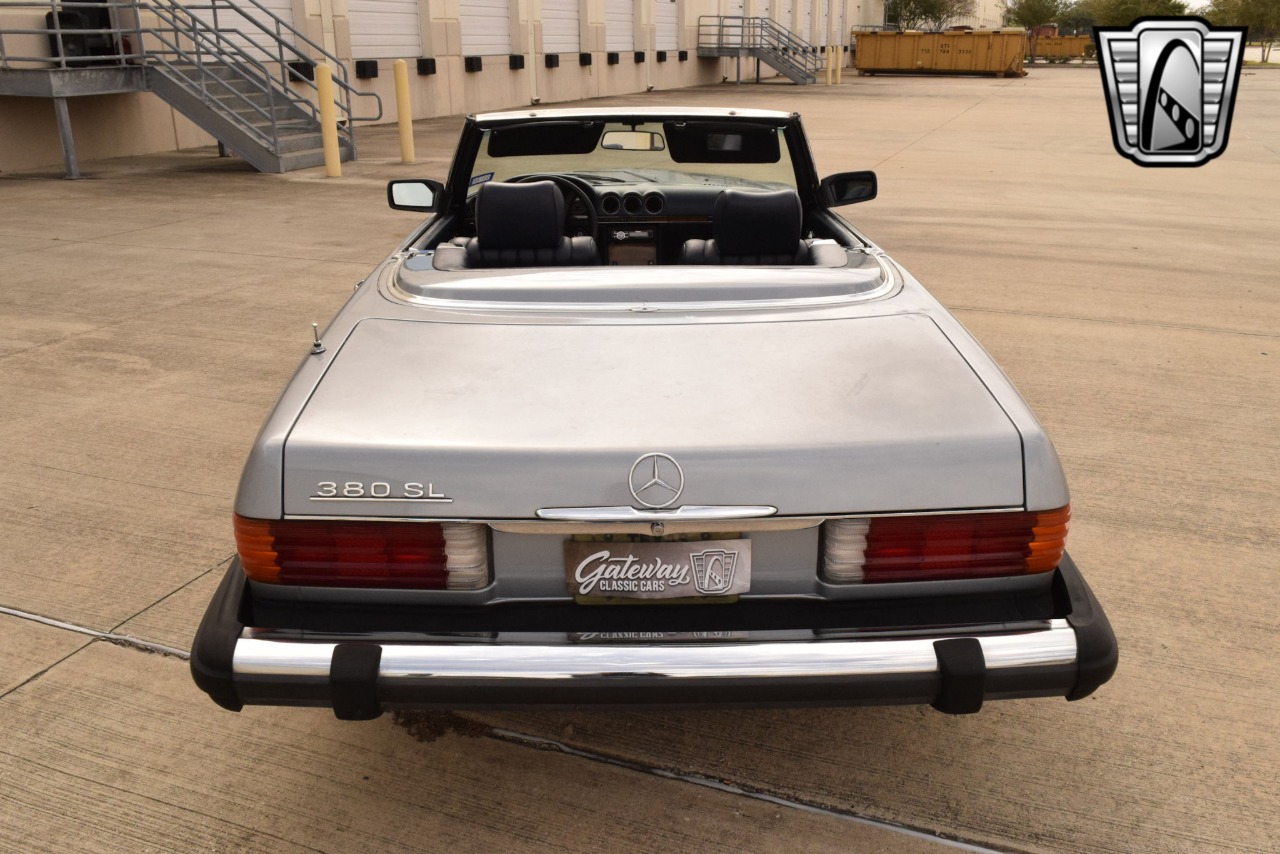1982 Mercedes-Benz 380SL 2