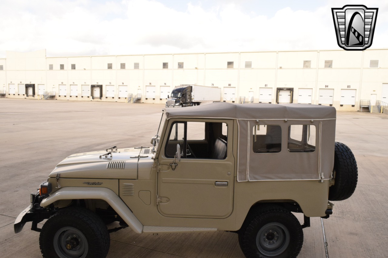 1978 Toyota FJ Cruiser 32