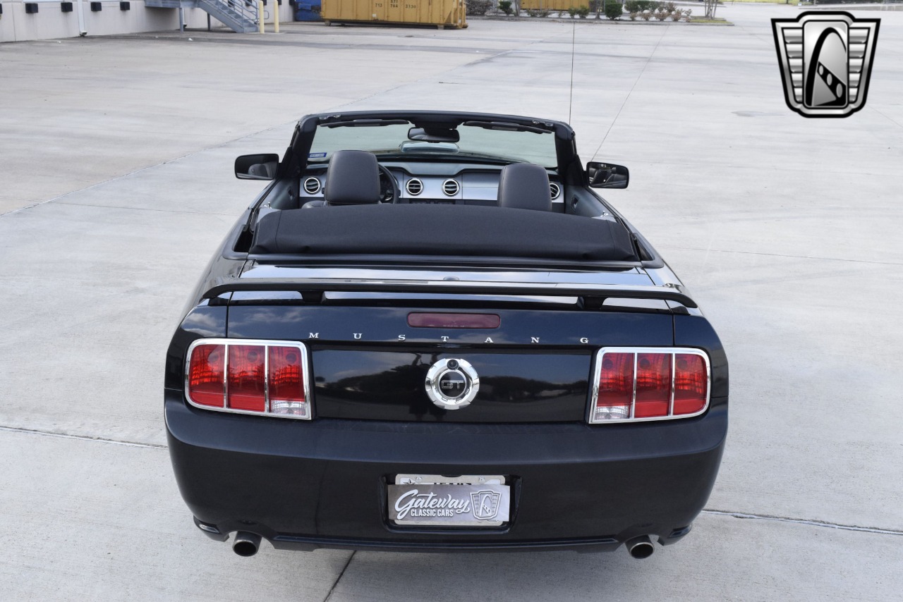 2009 Ford Mustang 2
