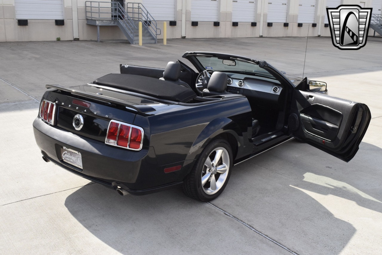 2009 Ford Mustang 29