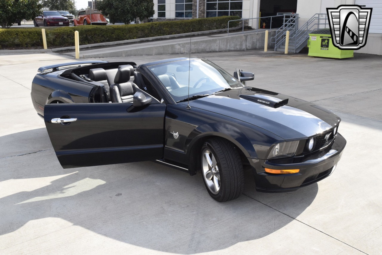 2009 Ford Mustang 30