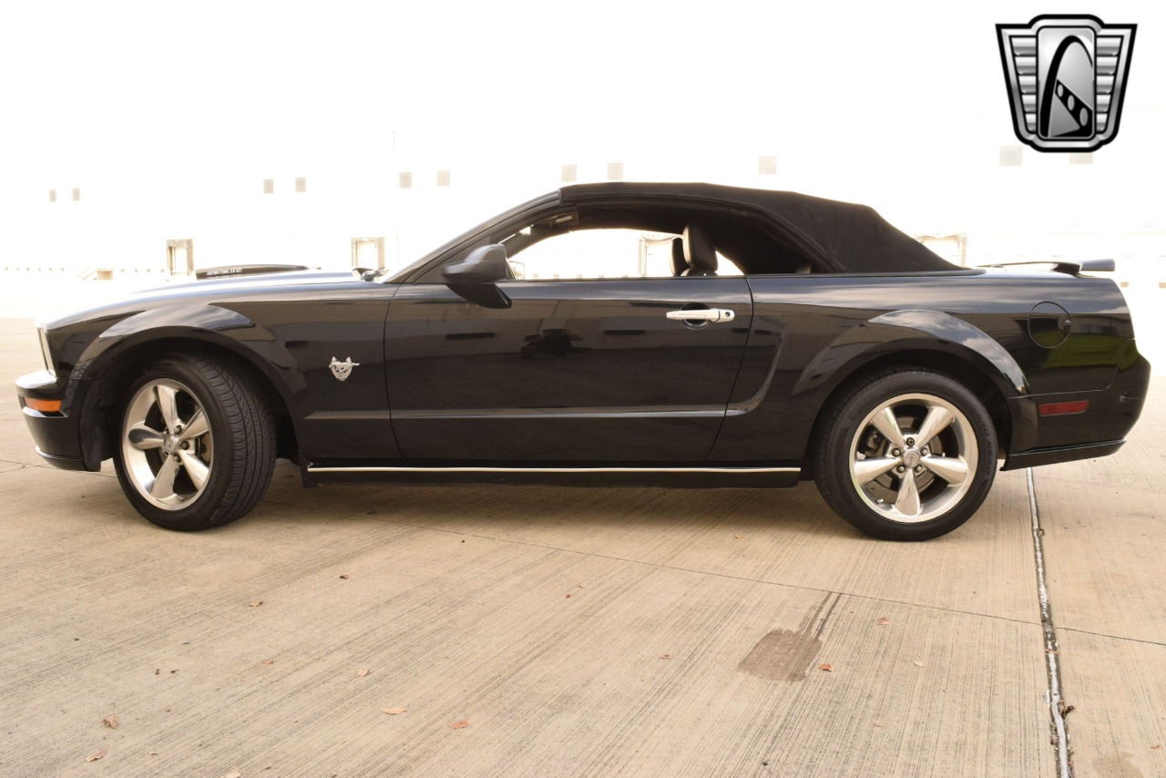 2009 Ford Mustang 33